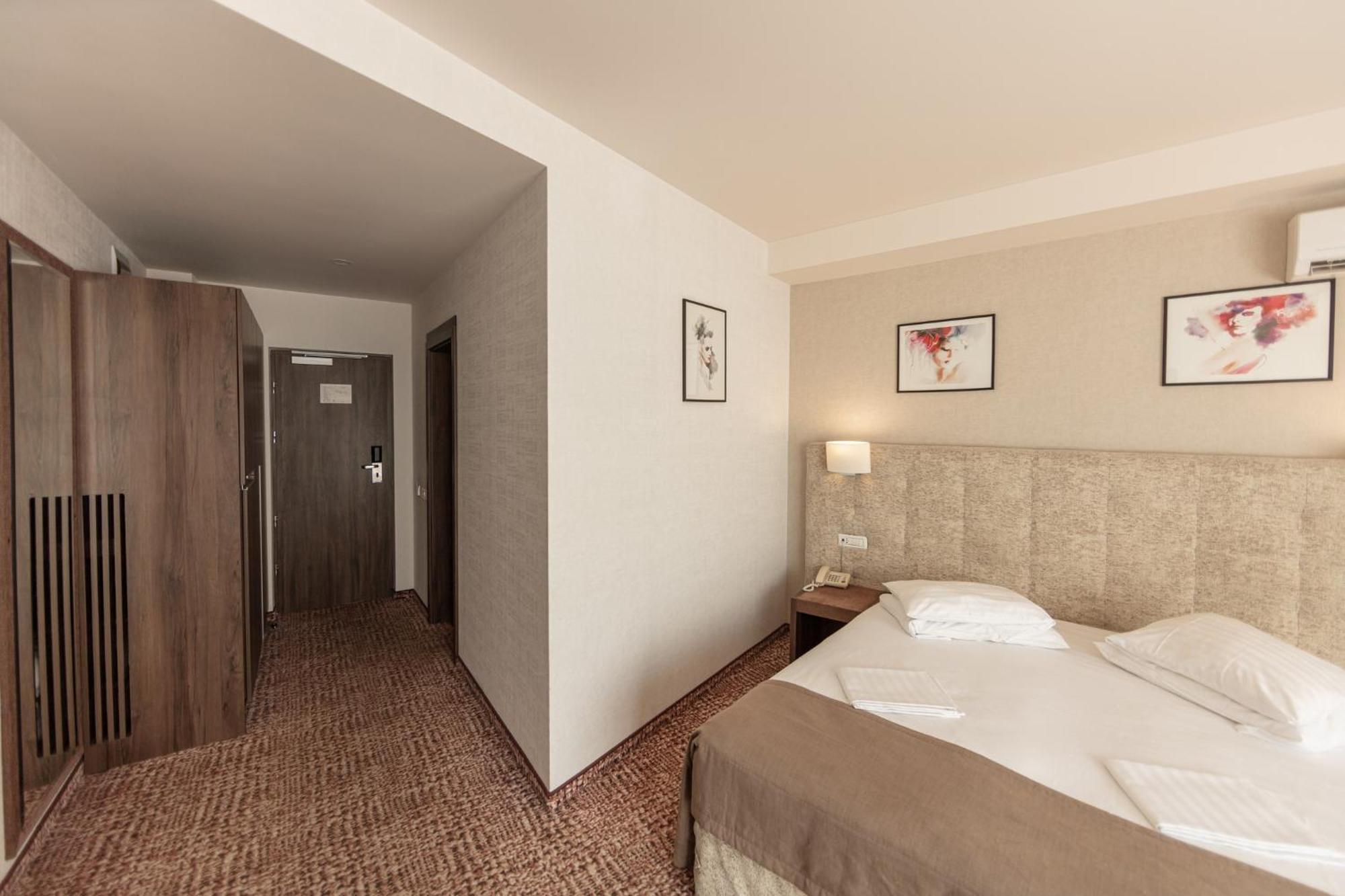 Grand Hotel Belvedere Brasov Luaran gambar